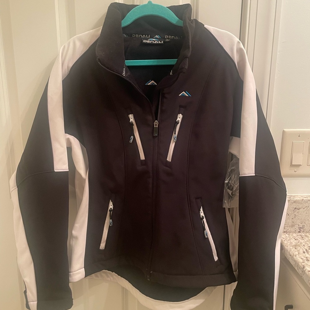 Denali winter ski jacket black and white size XL NWT detachable hood